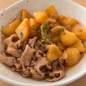 kamochiの作ってみた!投稿(お肉やわらか！ピリ辛味染み！韓国風豚肉じゃが)