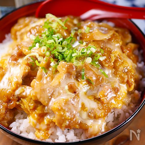 特製のあま~いマヨソース💕とろとろ照り焼き豚たま丼🤩🍚