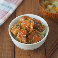 【絶品甘酢チキン丼】焼いて絡めてのせるだけ!