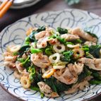 【豚ばらとほうれん草の麺つゆおかか炒め】ご飯が進む和風おかず