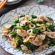 【豚ばらとほうれん草の麺つゆおかか炒め】ご飯が進む和風おかず