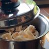 さっぱりほっこり　蓮根の梅おかか煮の工程2
