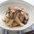 エリンギとしいたけのピリ辛炒め