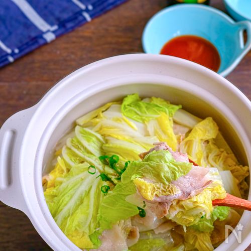味付けは塩だけ！重ねるだけでOK！白菜豚バラの段々鍋
