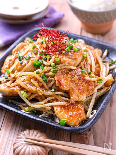 鶏むね肉ともやしの焼き肉炒め