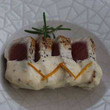 びんちょうまぐろのステーキ、柚子みそ粒マスタードマヨソース