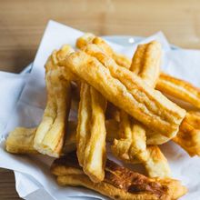 お粥に。フォーに。豆乳に。なんでも浸せるアジアン揚げパン