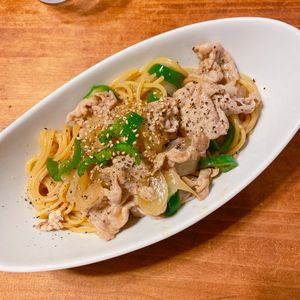 あちゅり子の作ってみた!投稿(【豚焼肉のワンパンパスタ】安い、簡単、ガツンと旨い!!)