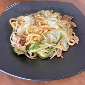 こむぎの作ってみた!投稿(【余り野菜で香ばしい♡】上海風焼きうどん)