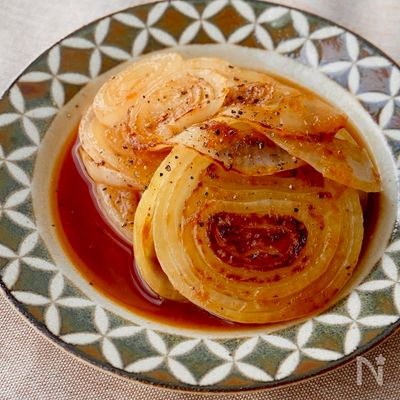 【新玉ねぎのバター醤油ステーキ】じっくり焼いて甘みを引き出す