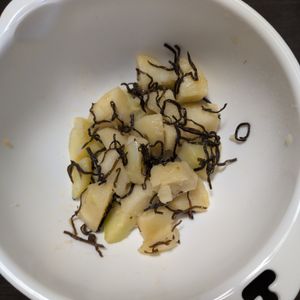 恵理子の作ってみた!投稿(【ほくほくじゃがいもの塩こんぶバター】簡単やみつき50円副菜)