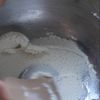 米粉で作る【すいとんぜんざい】の工程1