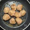 こねずに簡単!豚薄切り肉で作るミートボールの工程2