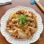 ワンパン5分！焼肉のたれで簡単「豚たま炒め」