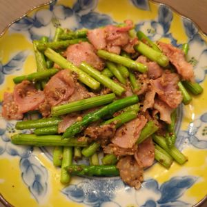 たりおの作ってみた!投稿(定番は味付けを一工夫＊アスパラベーコンの粒マスタード炒め♡)