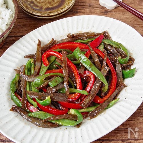 【冷凍こんにゃくの彩り青椒肉絲】節約レシピ♪
