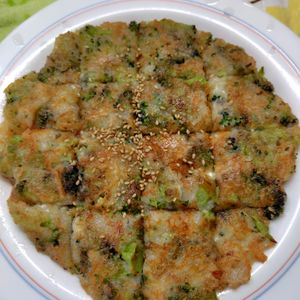 コスモスの作ってみた!投稿(【ブロッコリーと長芋のもっちり和風チーズチヂミ】だし風味♬︎)