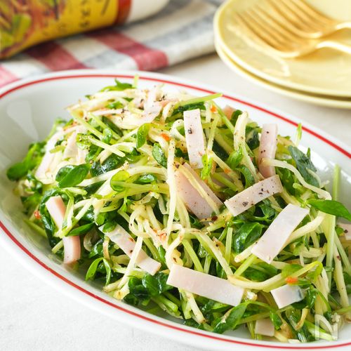 【10分でやみつき!】豆苗と新じゃがのペペロンサラダ