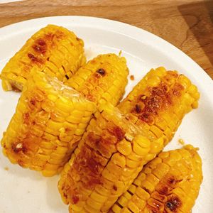 3yの作ってみた!投稿(＼ペロッと完食♪／やみつきの焼きとうもろこし(屋台の味))