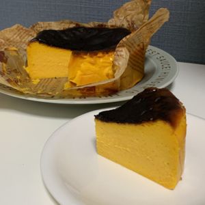 こっちゃんの作ってみた!投稿(ミキサーで混ぜるだけ！かぼちゃバスクチーズケーキ)