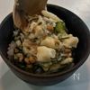 ただ混ぜるだけ。米が一瞬で消える程旨い【ピリ辛爆弾飯】の工程2