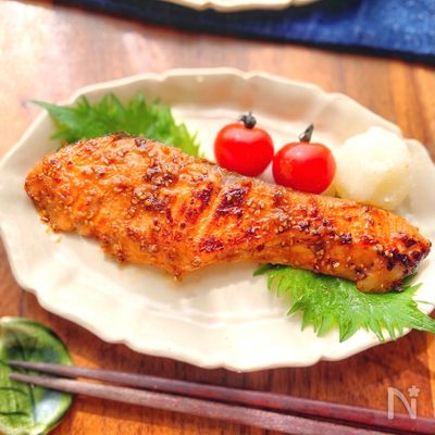 身がふっくら♫ほんのり甘い鮭の味噌みりん焼き