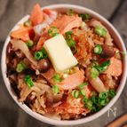 炊飯器で簡単！鮭としめじのバター醤油ごはん