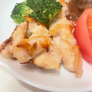 ちひろの作ってみた!投稿(むね肉のマヨチーズ焼き【#下味冷凍#糖質OFF#お弁当】)