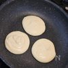 混ぜて焼くだけ！絹豆腐と米粉のふわふわパンケーキの工程4