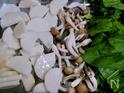 やみつき 長芋ときのことほうれん草のバター醤油ソテー By Rinaty りなてぃ レシピサイト Nadia ナディア プロの料理家のおいしいレシピ