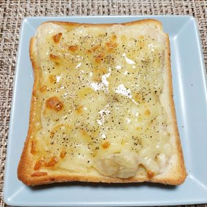 よっこの作ってみた!投稿(はちみつチーズおつまみバナナトースト)