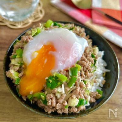 おかわりが止まらない♪包まず簡単！餃子丼