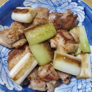 週一だけは頑張ります💦の作ってみた!投稿(ワンパン10分！【鶏むね肉と長ねぎの旨塩焼き鳥】胡麻油香る♩)