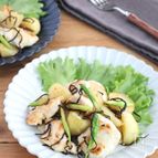 鶏むね肉とじゃがいもとアスパラガスの塩昆布炒め