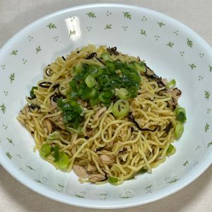キャピタンの作ってみた!投稿(【5分で最強焼きそば】ツナと塩昆布焼きそば)