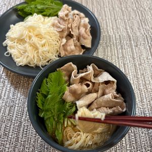楽ラク手抜キッチン🐶🐾の作ってみた!投稿(豚しゃぶとキャベツの特製ごまだれそうめん)