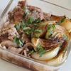 簡単すぎるのに絶品♩【豚こまと新玉ねぎの焼き浸し】の工程3