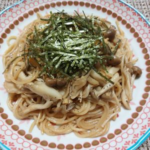 よっこの作ってみた!投稿(きのこの旨みたっぷり♡バター醤油パスタ)