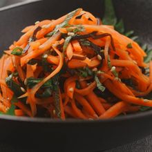 にんじんと大葉の塩昆布酢和え