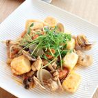 豆腐ともやしのトムヤムクン炒め