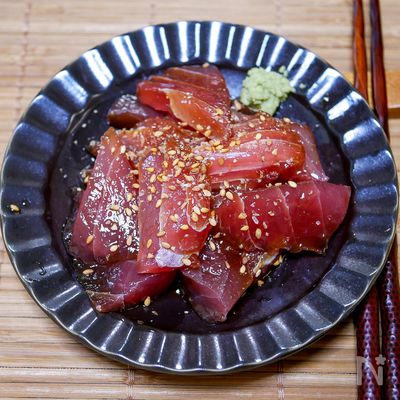 切り落としでも十分に美味しい「マグロの漬け」