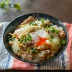 新玉ねぎの豚とろ丼