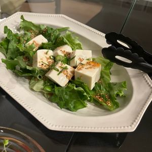 なぁの作ってみた!投稿(お箸が止まらない！豆腐とレタスの無限サラダ)