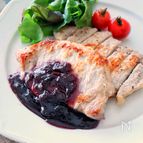 ポークステーキ♩ブルーベリーソース！焼くだけ簡単5分