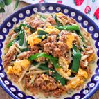 そぼろとニラのスタミナ炒め♩たれが熱々とろうま♡野菜炒め