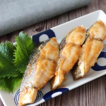 簡単！フライパンで10分♡漬け込まないさわらの甘辛味噌だれ