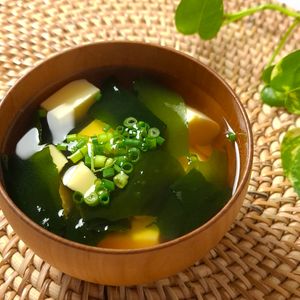 とのちゃまの作ってみた!投稿(卵豆腐とわかめのお吸い物)