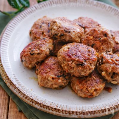 味付け不要!えのきでカサ増し*えのき塩こんチーズハンバーグ*