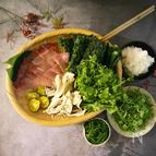 だし醤油と。薬味たっぷり。パクチーぶりしゃぶ