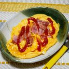 カリカリベーコンのふんわりオムレツ